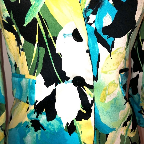 Boston Proper Floral Blazer. Size 2 - Picture 4 of 10